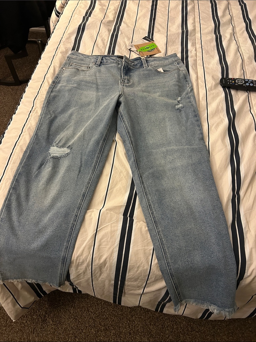 1822 Denim Light Blue Distressed Cropped Jeans